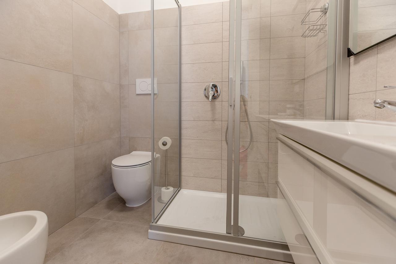 Business Balcony Flat Apartment Milan